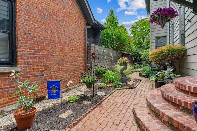 117 E Frankfort St, Columbus, OH 43206 - view of patio / terrace