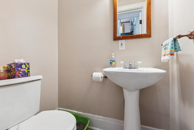 117 E Frankfort St, Columbus, OH 43206 - bathroom with toilet and a sink