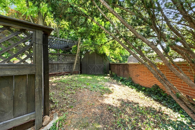 298 Flint Ridge Dr, Columbus, OH 43230 - fenced backyard featuring a storage unit and a pergola