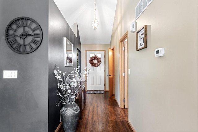 486 Ruffin Dr, Galloway, OH 43119 - entryway with wood finished floors and lofted ceiling
