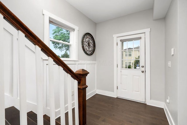 497 E Kossuth St, Columbus, OH 43206 - foyer entrance featuring dark wood finished floors and stairway