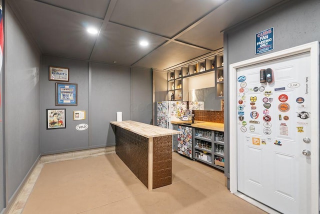 497 E Kossuth St, Columbus, OH 43206 - bar with recessed lighting
