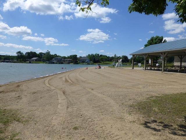 2591 Apple Valley Dr, Howard, OH 43028 - view of property's community featuring a gazebo and a water view