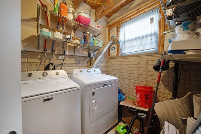6295 Royal Tern Xing, Columbus, OH 43230 - laundry area featuring washing machine and dryer