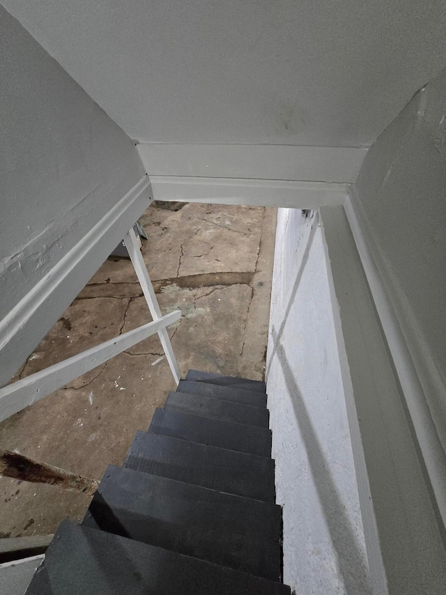 2205-2207 Sullivant Ave, Columbus, OH 43223 - view of stairs