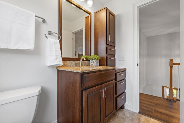 271 Crawford Ct, Westerville, OH 43082 - half bath featuring vanity and toilet