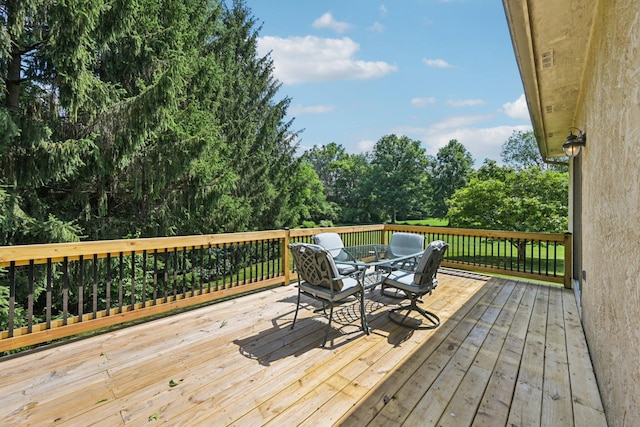 1318 Retreat Ln, New Albany, OH 43054 - wooden terrace with outdoor dining area