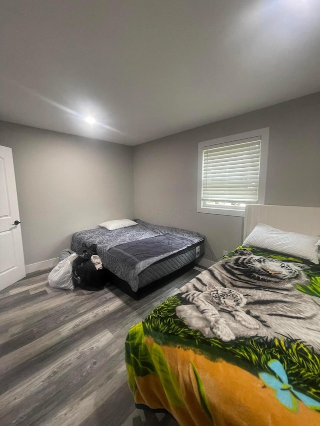 3107 Huntington Dr, Columbus, OH 43207 - bedroom featuring wood finished floors