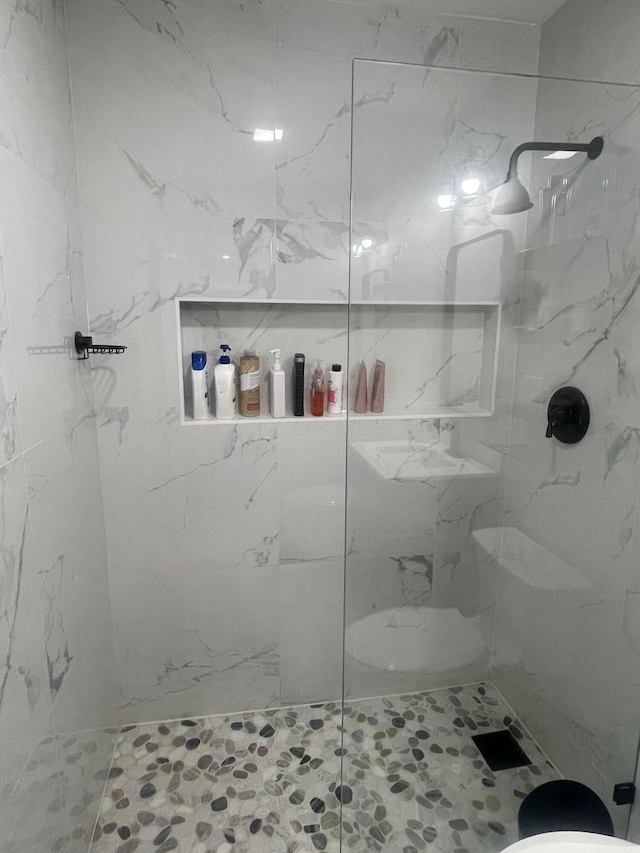 3107 Huntington Dr, Columbus, OH 43207 - full bathroom featuring a marble finish shower