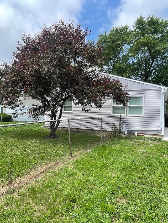 3107 Huntington Dr, Columbus, OH 43207 - photo 1