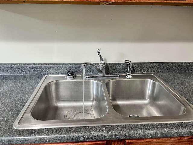 1015 Fairwood Ave, Columbus, OH 43206 - kitchen view of dark countertops