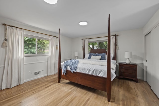 4289 Shelbourne Ln, Columbus, OH 43220 - bedroom with light wood finished floors and baseboards