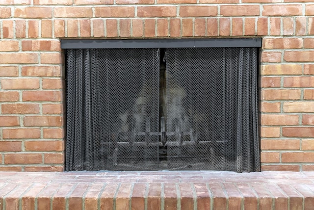 4289 Shelbourne Ln, Columbus, OH 43220 - detailed view of brick siding