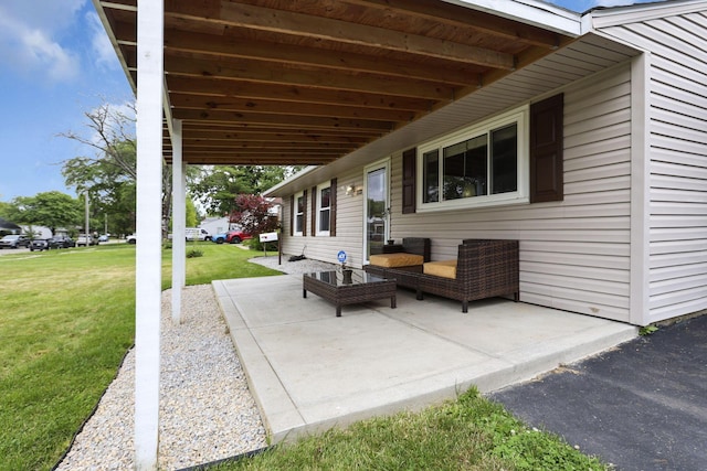 372 Sturbridge Rd, Columbus, OH 43228 - view of patio