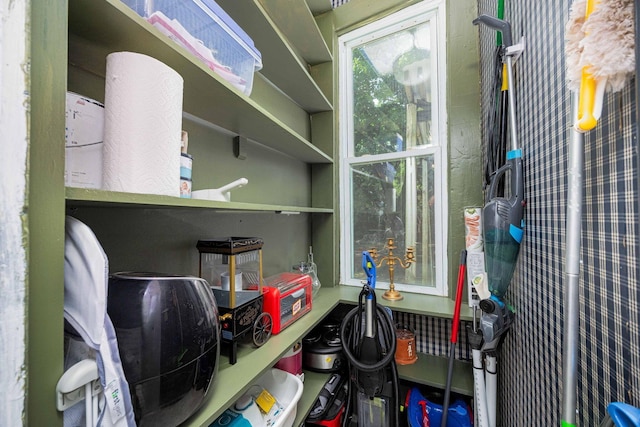 1871 Galloway Rd, Galloway, OH 43119 - view of storage area