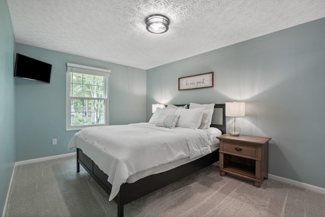 712 Suntree Dr, Westerville, OH 43081 - bedroom featuring carpet flooring and a textured ceiling