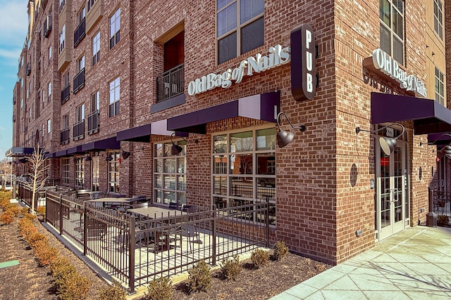 2006 Kentwell Rd, Upper Arlington, OH 43221 - view of apartment building / complex