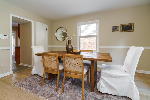 2006 Kentwell Rd, Upper Arlington, OH 43221 - dining room featuring wood finished floors and baseboards
