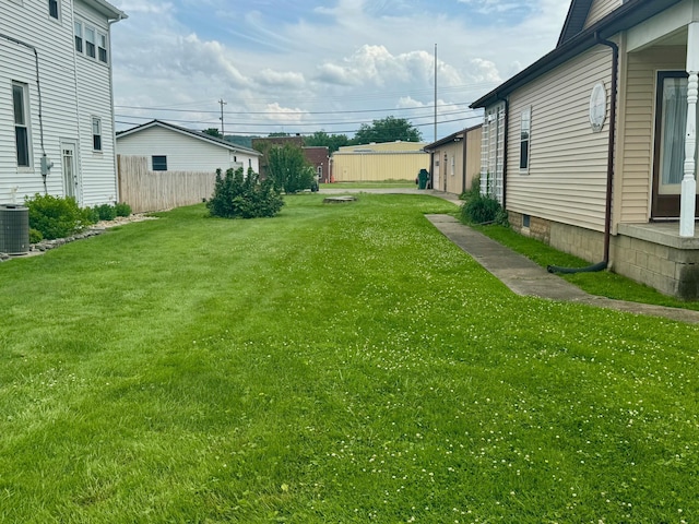 181 W 3rd St, Frazeysburg, OH 43822 - view of yard