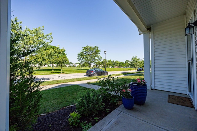 5654 Caledonia Dr, Westerville, OH 43081 - view of patio / terrace