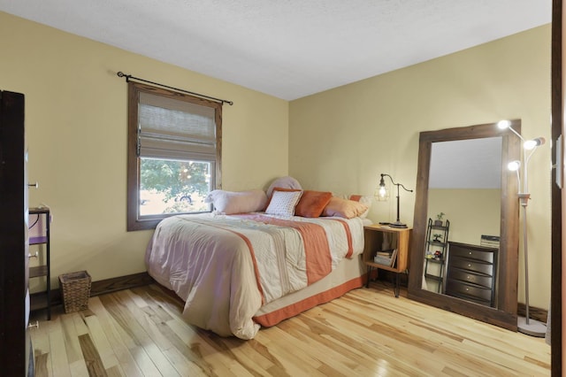 215 Barb Ct, Heath, OH 43056 - bedroom featuring wood finished floors