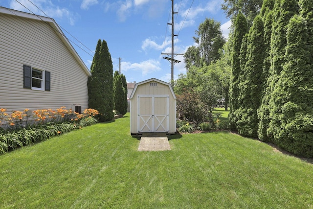 215 Barb Ct, Heath, OH 43056 - view of grassy yard with a shed
