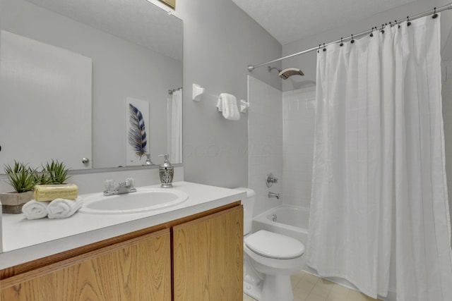 2375 Oakthorpe Dr, Hilliard, OH 43026 - bathroom with vanity, shower / tub combo, and a textured ceiling
