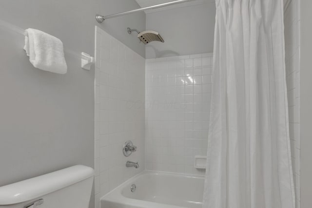 2375 Oakthorpe Dr, Hilliard, OH 43026 - bathroom with toilet and shower / tub combo