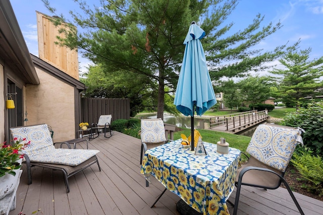 3903 Inverness Cir, Dublin, OH 43016 - deck with outdoor dining space