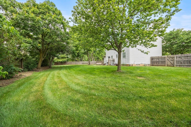 5681 Mcbride Ct, Dublin, OH 43016 - view of fenced backyard