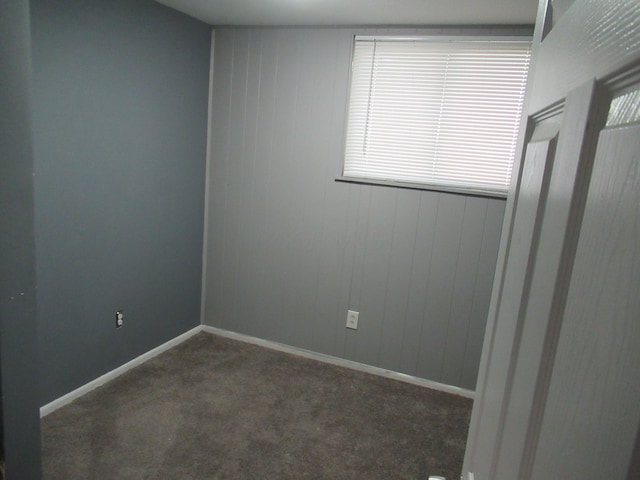 1881 Brimfield Rd, Columbus, OH 43229 - empty room with carpet and baseboards