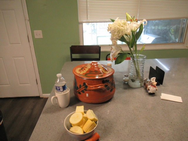 1881 Brimfield Rd, Columbus, OH 43229 - detailed view of baseboards