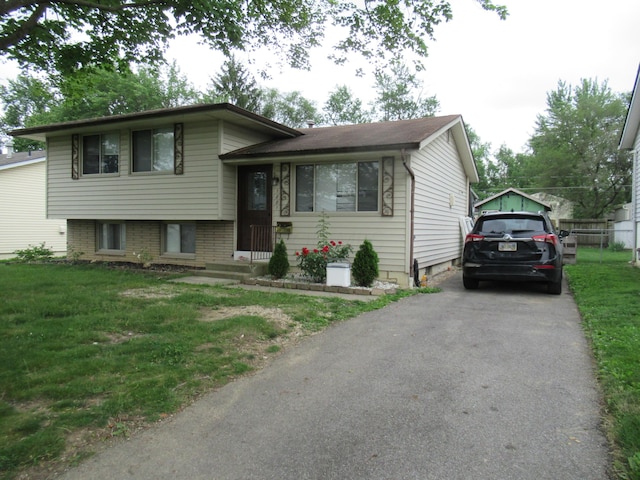 1881 Brimfield Rd, Columbus, OH 43229 - tri-level home with a front yard