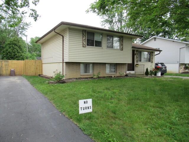 1881 Brimfield Rd, Columbus, OH 43229 - split level home with brick siding