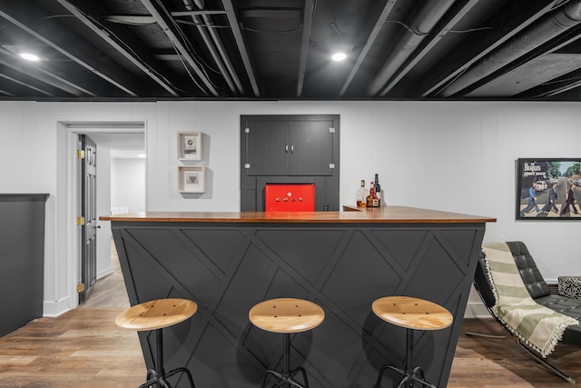 3287 Leighton Rd, Columbus, OH 43221 - indoor bar featuring light wood-type flooring