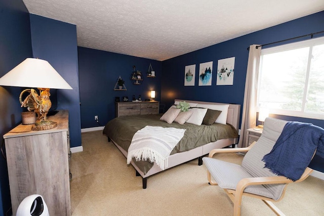 3790 Hunting Ln, Columbus, OH 43230 - bedroom featuring carpet and a textured ceiling