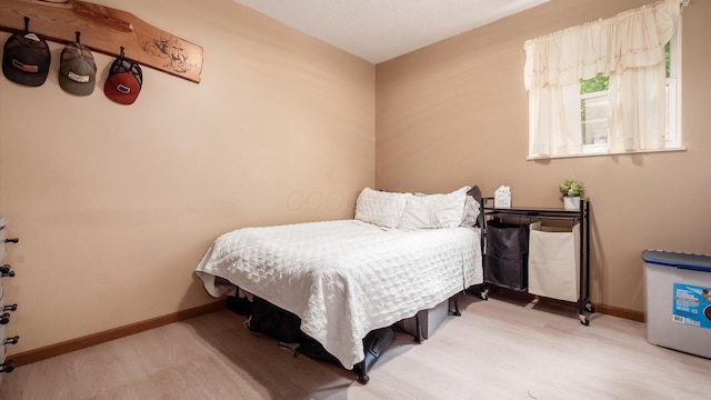 637 Livingston Ct, Heath, OH 43056 - bedroom featuring light wood-type flooring