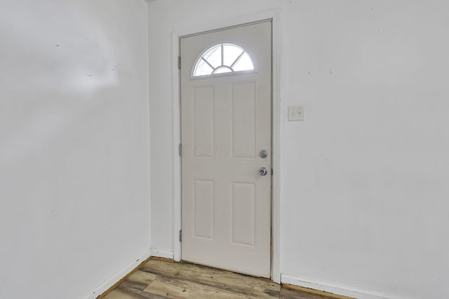 846 4th St, Lancaster, OH 43130 - entrance foyer with light wood-style floors and baseboards