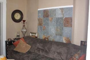 1604 Minnesota Ave, Columbus, OH 43211 - view of living room