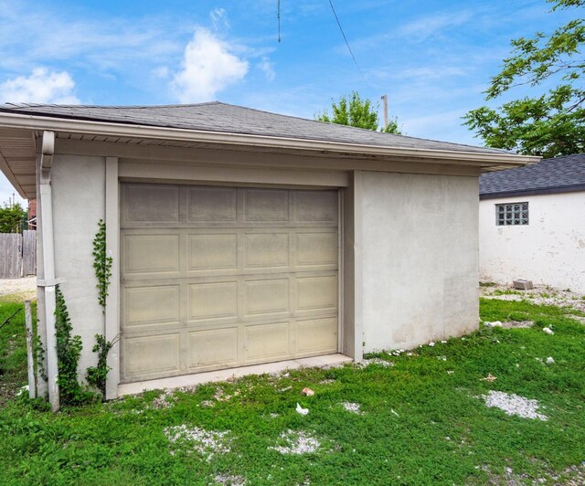 1360 S High St, Columbus, OH 43207 - view of garage
