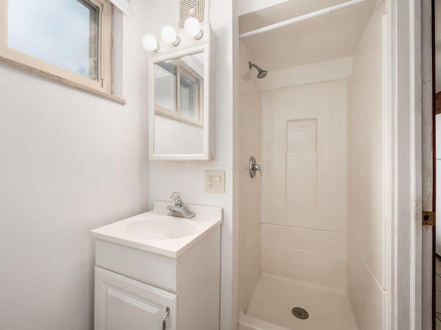 1360 S High St, Columbus, OH 43207 - bathroom with a shower and vanity