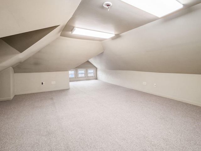 1360 S High St, Columbus, OH 43207 - bonus room featuring vaulted ceiling and carpet flooring
