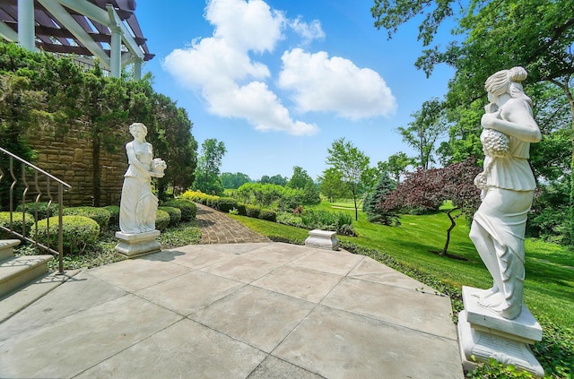 2475 Signal Hill Rd, Springfield, OH 45504 - view of patio