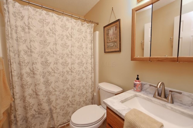 264 Ridgeway Dr, Howard, OH 43028 - full bath featuring vanity and curtained shower