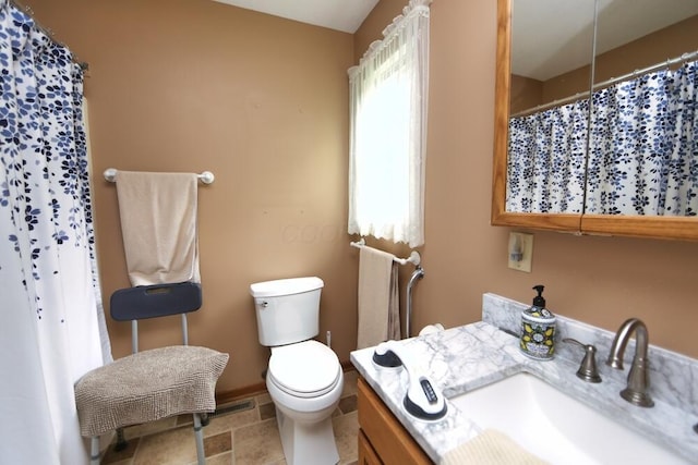 264 Ridgeway Dr, Howard, OH 43028 - full bath featuring vanity and a shower with shower curtain