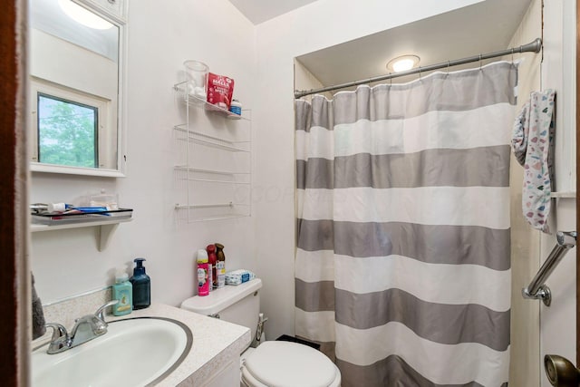 6103 Renner Rd, Columbus, OH 43228 - full bathroom featuring vanity and curtained shower