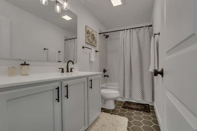 117 Sparrow Ct, Pickerington, OH 43147 - full bath featuring vanity and shower / bath combination with curtain