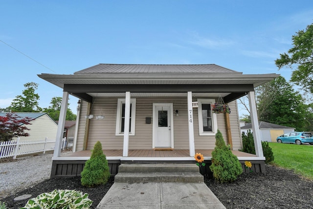 714 N Main St, Baltimore, OH 43105 - view of front of property featuring a porch