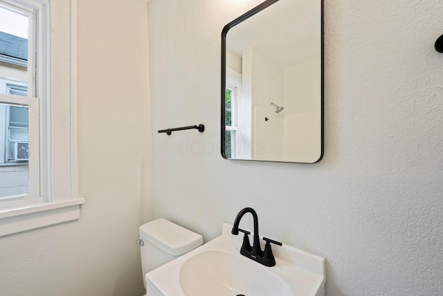 1430 Aberdeen Ave, Columbus, OH 43211 - bathroom with a sink and toilet