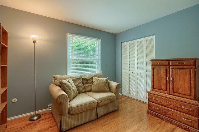 6676 Woodsedge Dr, Reynoldsburg, OH 43068 - living area with light wood-style floors and baseboards